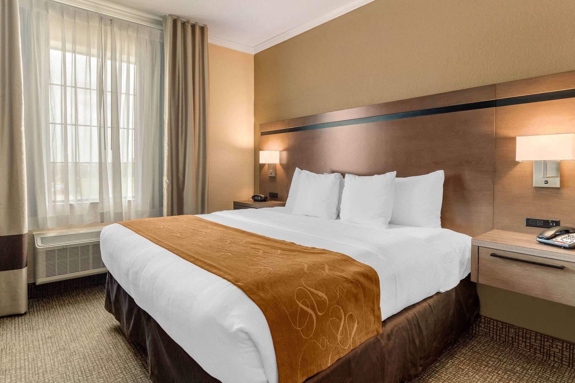 คอมฟอร์ต สวีท เบย์ทาวน์ I -10 Hotel ภายนอก รูปภาพ